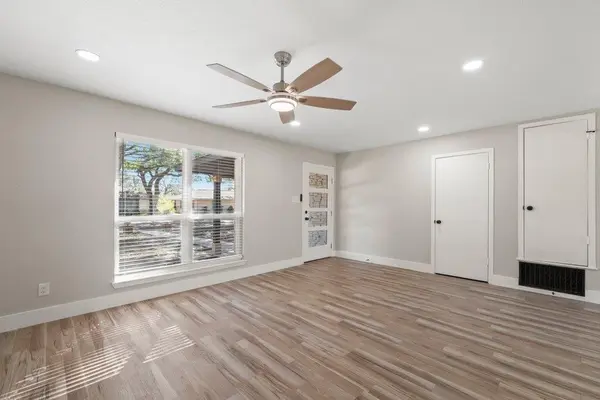 1313 Redbud TRL, Lockhart, TX 78644
