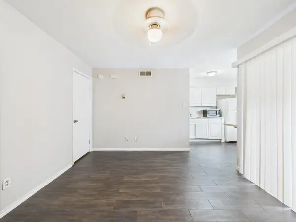 1840 Burton DR #141, Austin, TX 78741