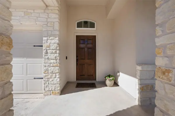 605 Palmilla ST, Leander, TX 78641