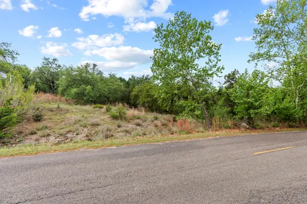416 Dunkeld DR, Spicewood, TX 78669
