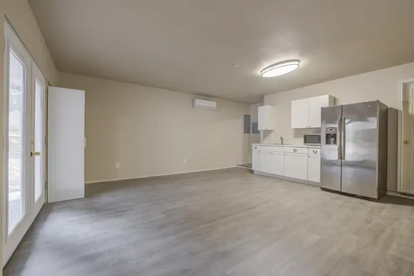 5303 Shady Oaks CIR #B, Kingsland, TX 78639