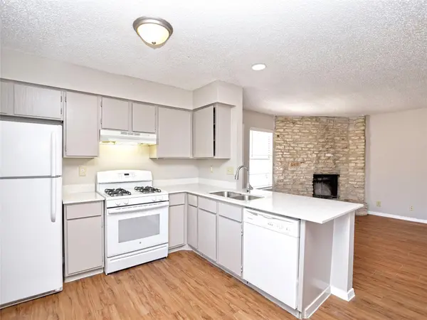 301 Algerita DR #D, Georgetown, TX 78628