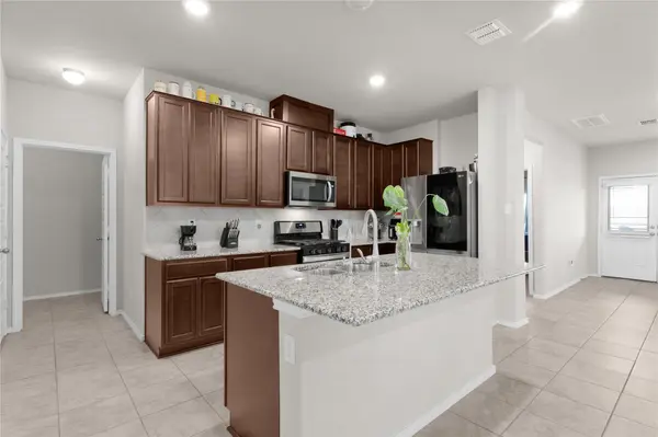 1027 Slight ST, New Braunfels, TX 78130