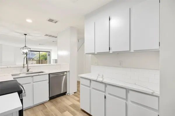 7122 Wood Hollow DR #29, Austin, TX 78731