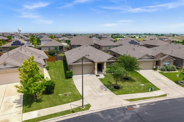 121 Shiner LN, Georgetown, TX 78626