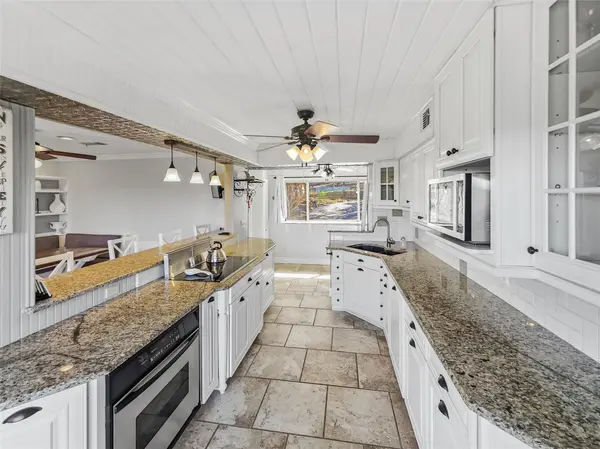 798 Fawn TRL, Canyon Lake, TX 78133