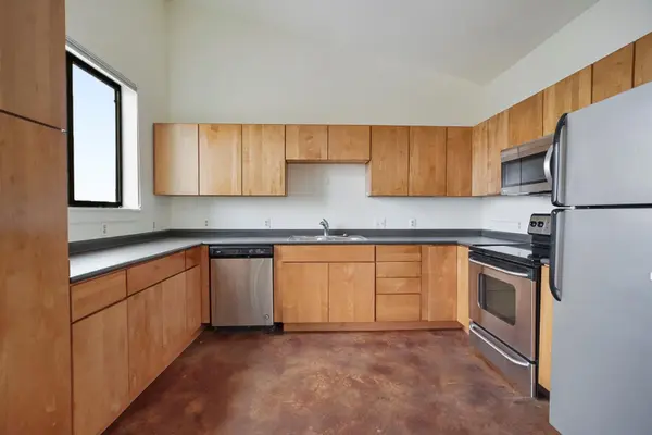 911 Keith LN #15, Austin, TX 78705