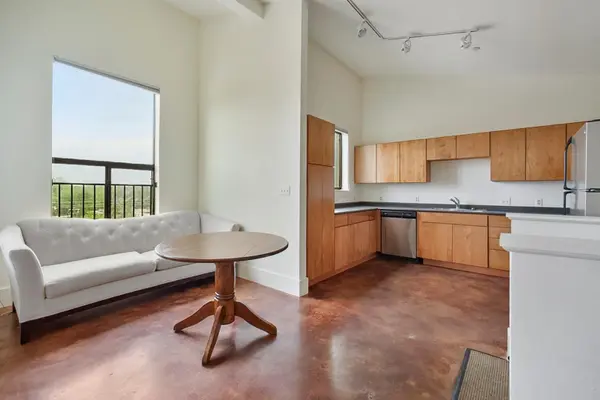 911 Keith LN #15, Austin, TX 78705