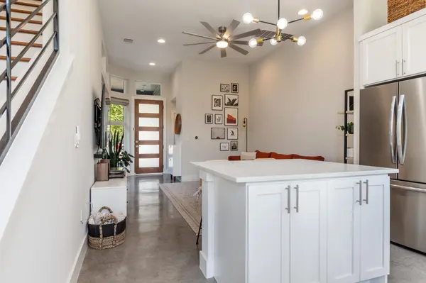 1177 Pandora ST #B, Austin, TX 78702
