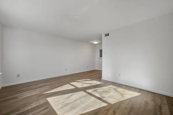 2124 Burton DR #125, Austin, TX 78741