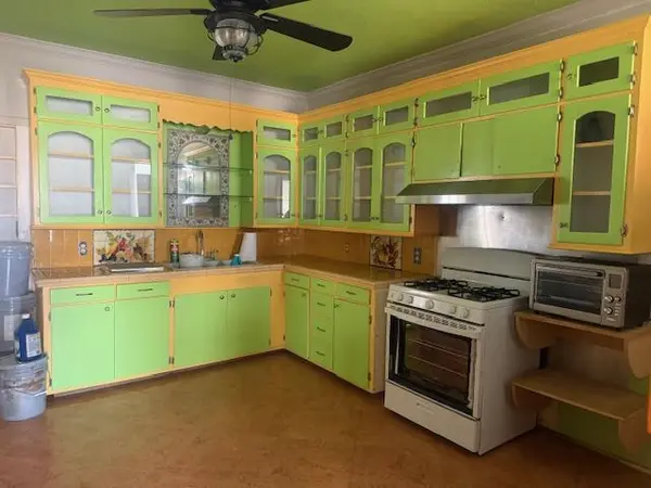 600 Pecan Ave, Luling, TX 78648