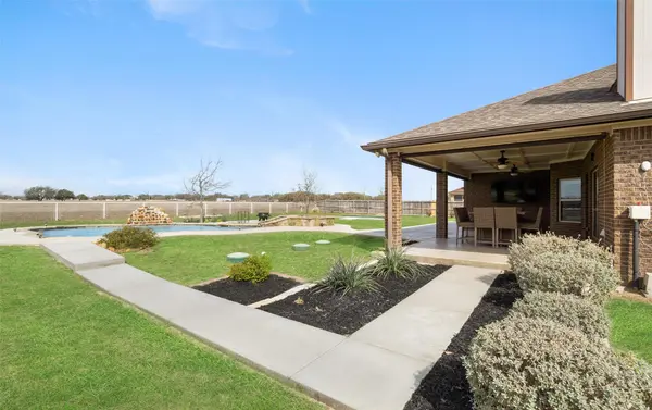 11010 La Paloma LOOP W, Salado, TX 76571