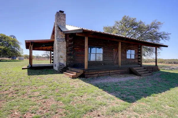2803 Zenner Ahrens RD, Fredericksburg, TX 78624