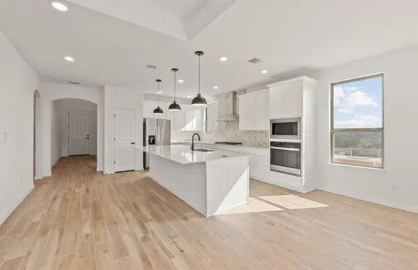 601 Ridge Point DR, Georgetown, TX 78628