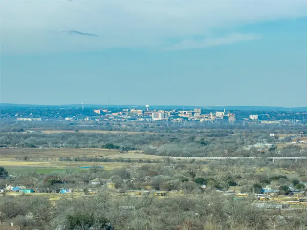 536 NW River RD, Martindale, TX 78655