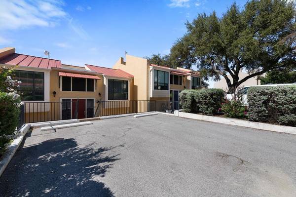 402 Hi Stirrup #E4, Horseshoe Bay, TX 78657