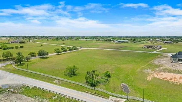 377 Heritage LOOP, Hutto, TX 78634