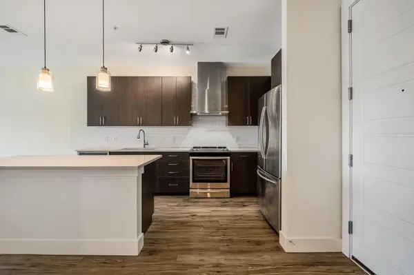 6444 Burnet RD #207, Austin, TX 78757