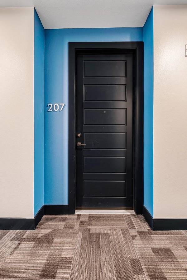 6444 Burnet RD #207, Austin, TX 78757