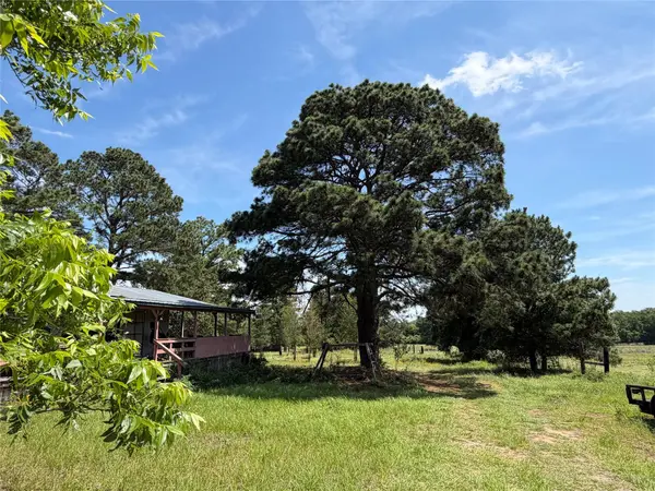 829 Old Highway 20 HWY #A, Mcdade, TX 78650