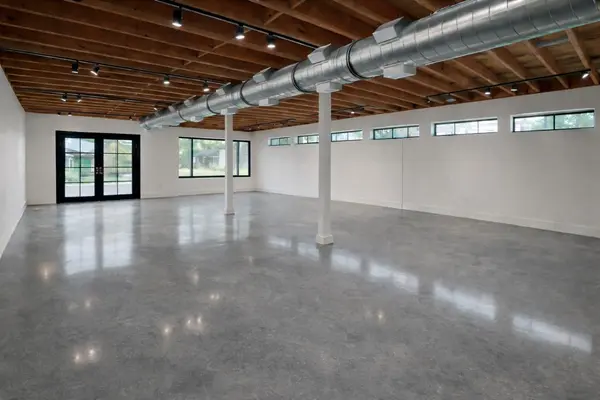 2113 E Cesar Chavez ST, Austin, TX 78702
