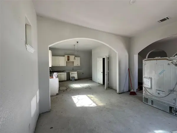 170 Scarlet Harts LN, Dale, TX 78616