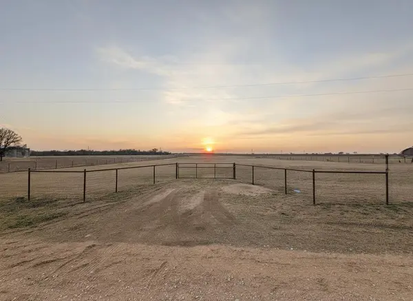 4622 County Road 429, Rockdale, TX 76567