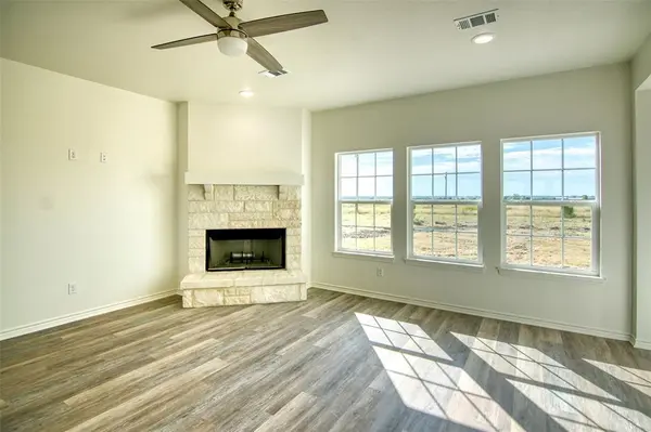 2001 Sunflower ROW, Coupland, TX 78615