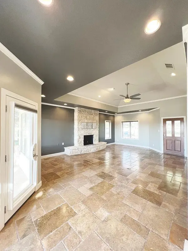 1713 Clubhouse Hill DR, Spicewood, TX 78669