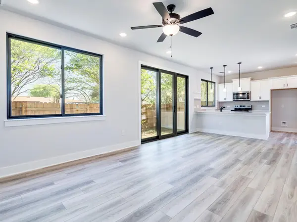 206 E Wonsley DR #2, Austin, TX 78753