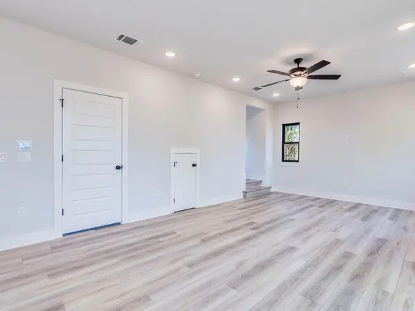 206 E Wonsley DR #2, Austin, TX 78753
