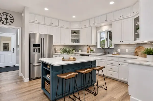 330 Live Oak Hills CT, San Marcos, TX 78666