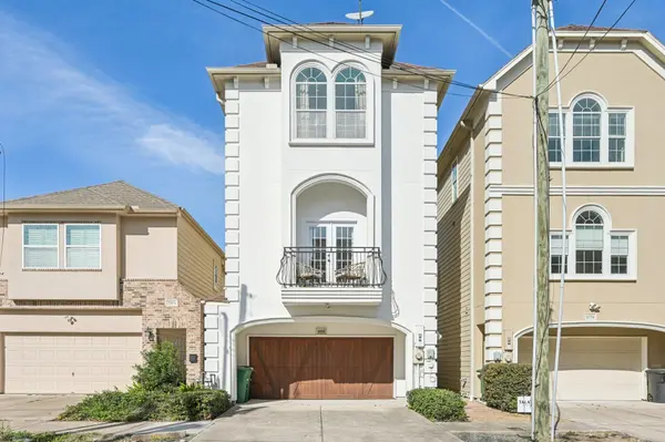 5736 Petty ST, Houston, TX 77007