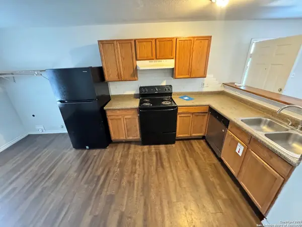 830 W Hutchins PL #3, San Antonio, TX 78221