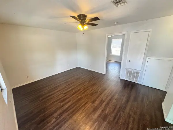 830 W Hutchins PL #3, San Antonio, TX 78221