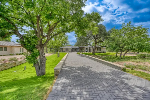 106 Edwards CIR, Horseshoe Bay, TX 78657