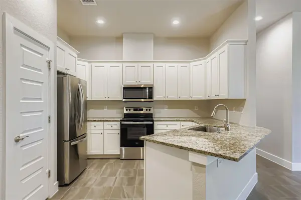 2500 American DR #B, Lago Vista, TX 78645