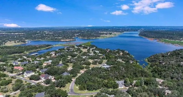 325 Kendall RD, Spicewood, TX 78669