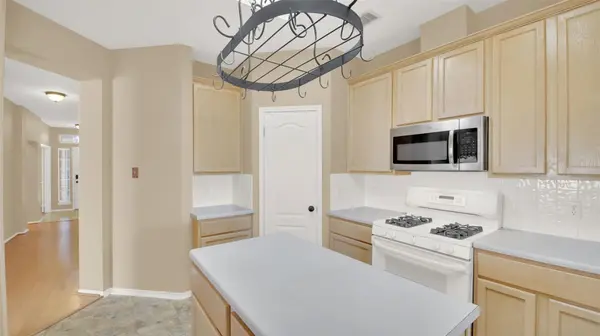 1030 Disraeli CIR, Pflugerville, TX 78660