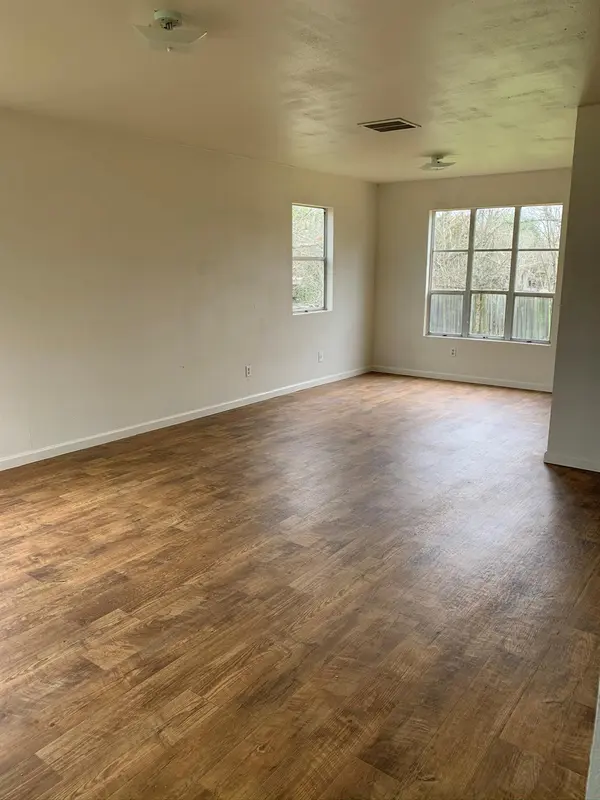 516 San Saba ST, Lockhart, TX 78644