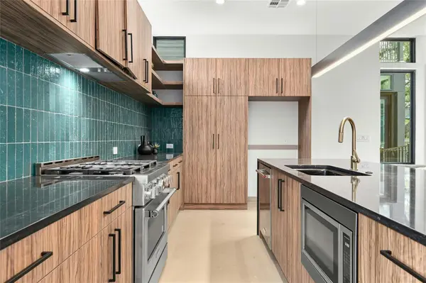 219 Lessin LN #Unit 6, Austin, TX 78704