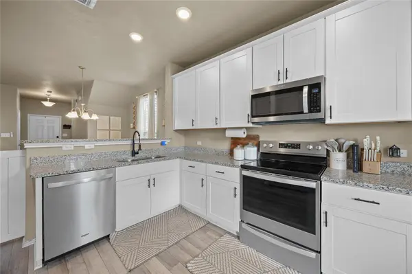 59 Snowy Plover LN, Leander, TX 78641