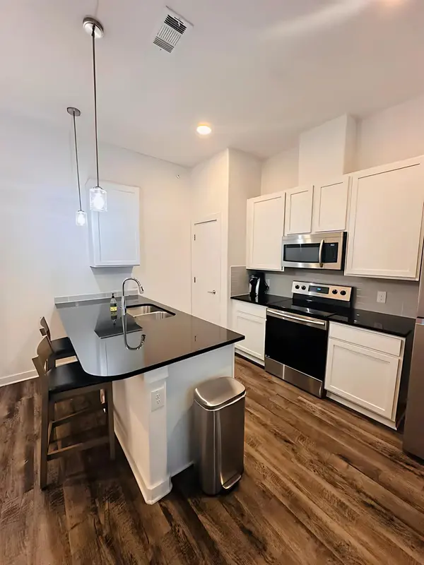 680 Naumann DR #A4 #A4, Leander, TX 78641