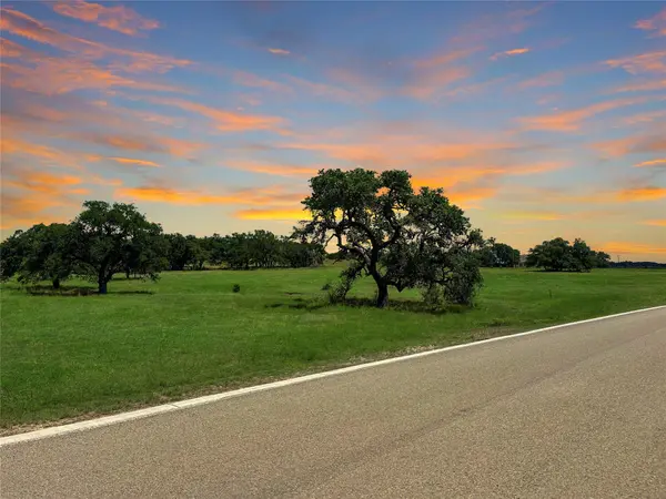 97 Summit Ridge TRL, Johnson City, TX 78636
