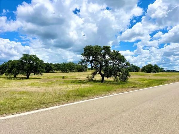 97 Summit Ridge TRL, Johnson City, TX 78636