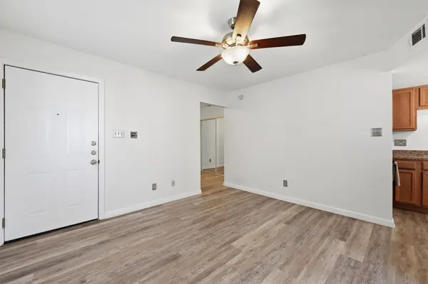 2500 Burleson RD #402, Austin, TX 78741