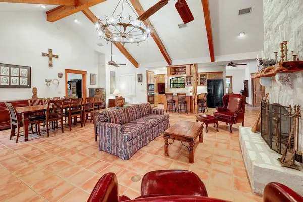 95 Augusta DR, Wimberley, TX 78676