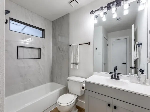 1845 River Crossing CIR #A, Austin, TX 78741