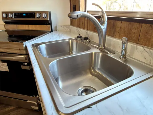 3807 Lands End CT, Granbury, TX 76048