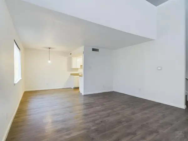 2124 Burton DR #140, Austin, TX 78741